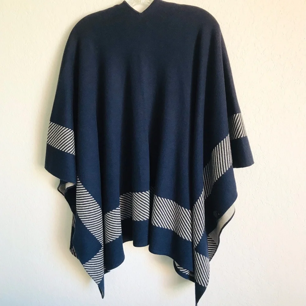 CAbi Reversible Navy/Tan Wrap Sweater Shawl Poncho Open Front Button Sides LNWOT - Picture 5 of 14